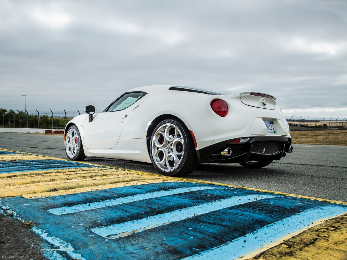 Alfa Romeo 4C Coupe US-Version фото 126785