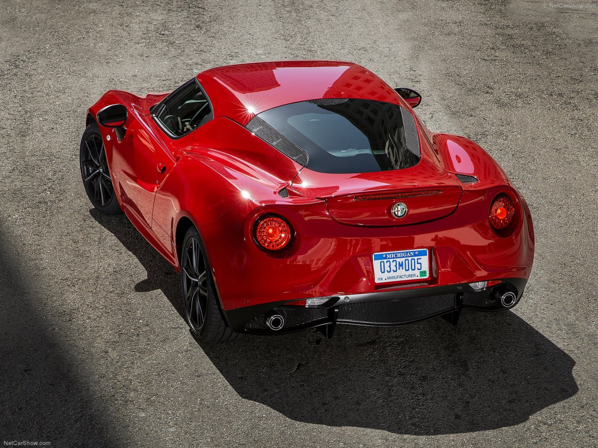 Alfa Romeo 4C Coupe US-Version фото 126787