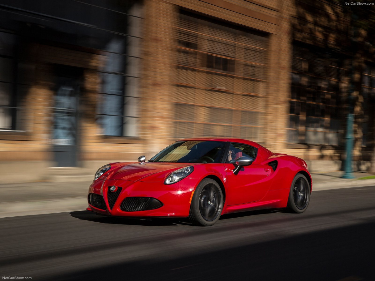 Alfa Romeo 4C Coupe US-Version фото 126815