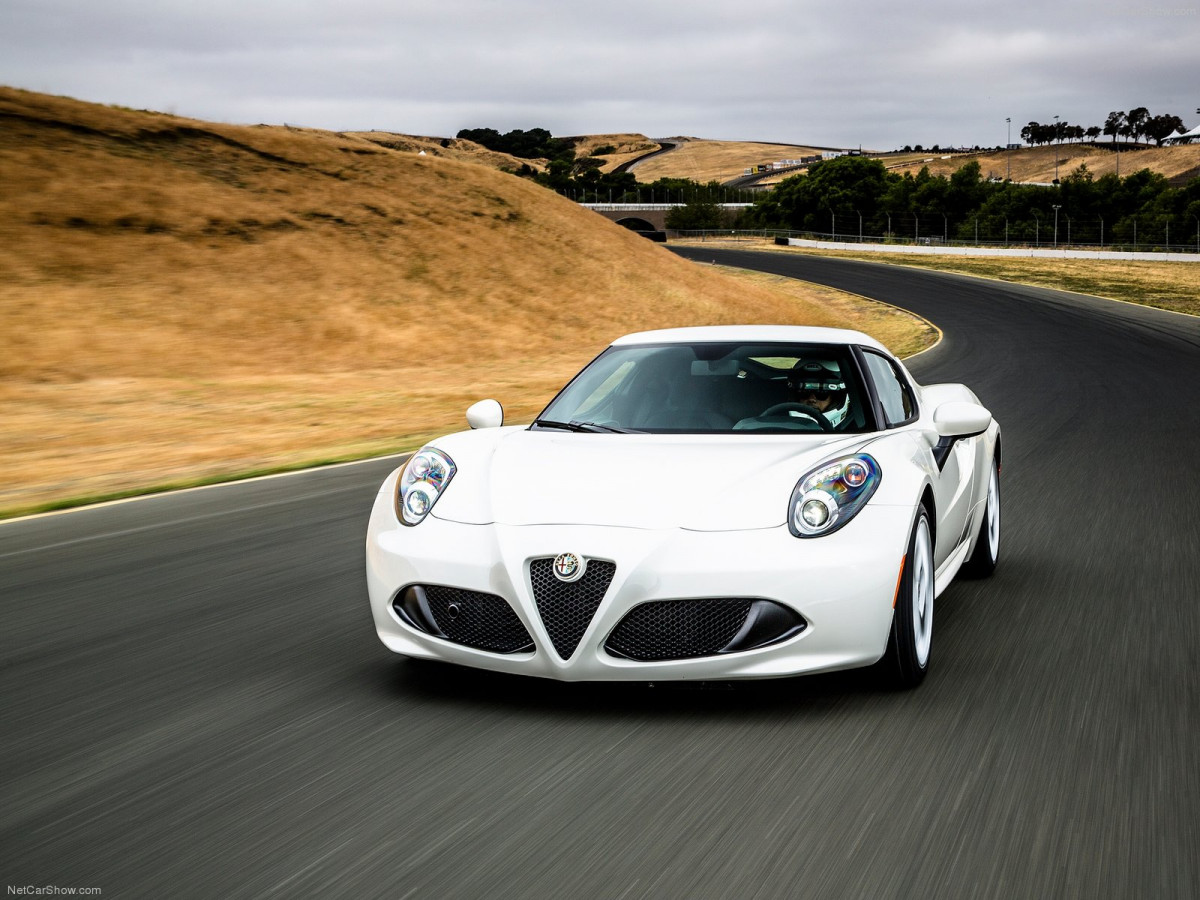 Alfa Romeo 4C Coupe US-Version фото 126816