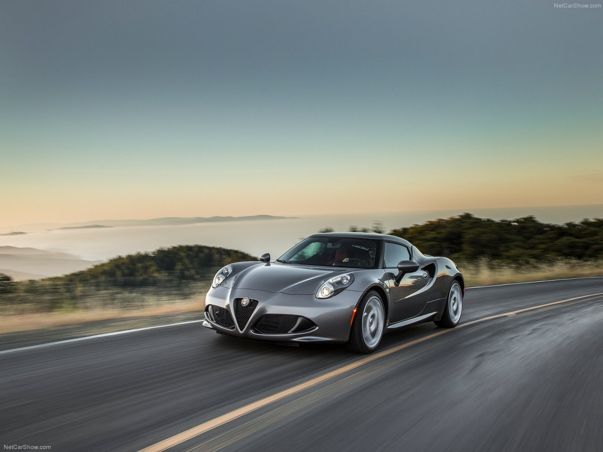 Alfa Romeo 4C Coupe US-Version фото 126829