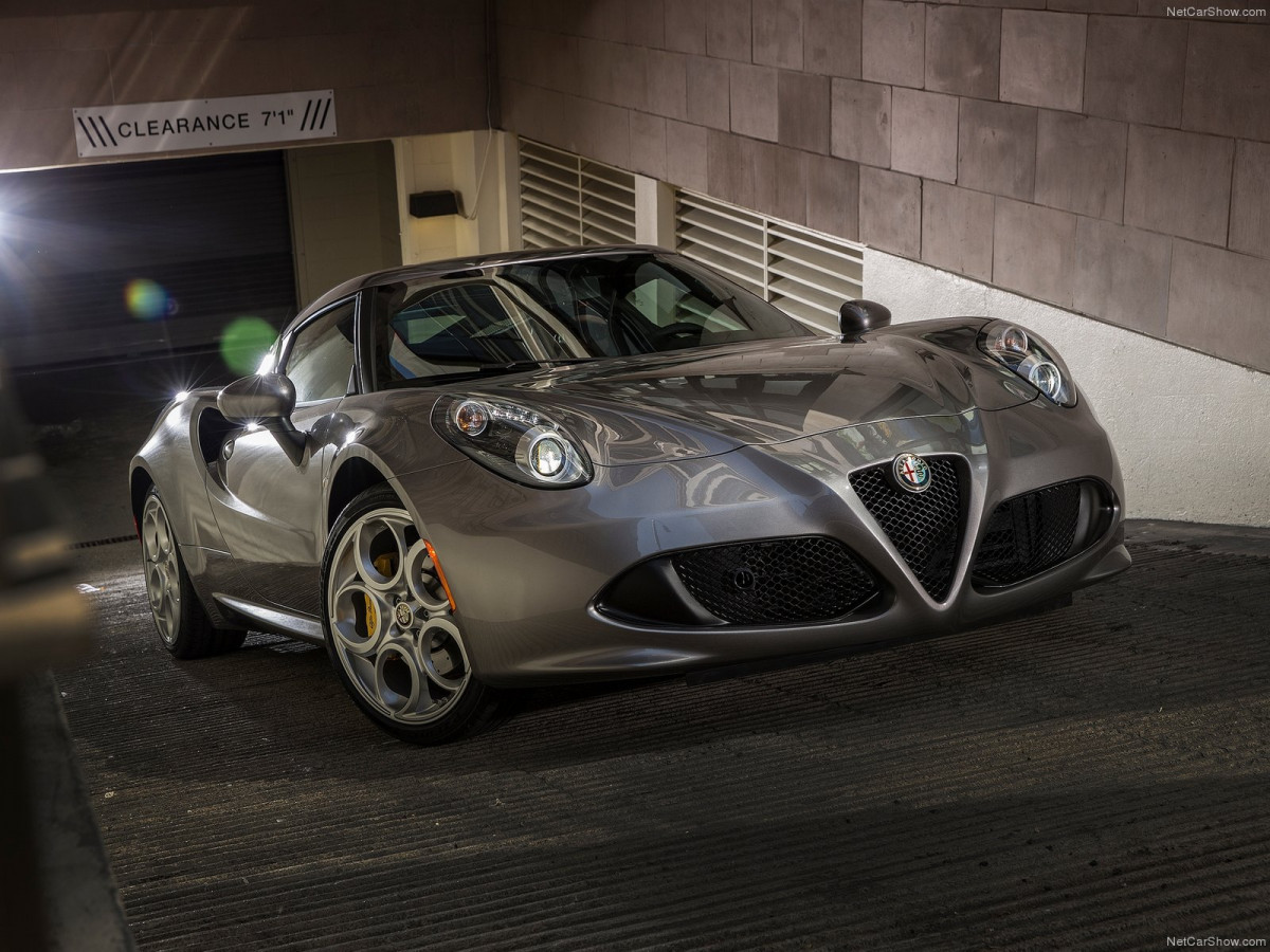 Alfa Romeo 4C Coupe US-Version фото 126839