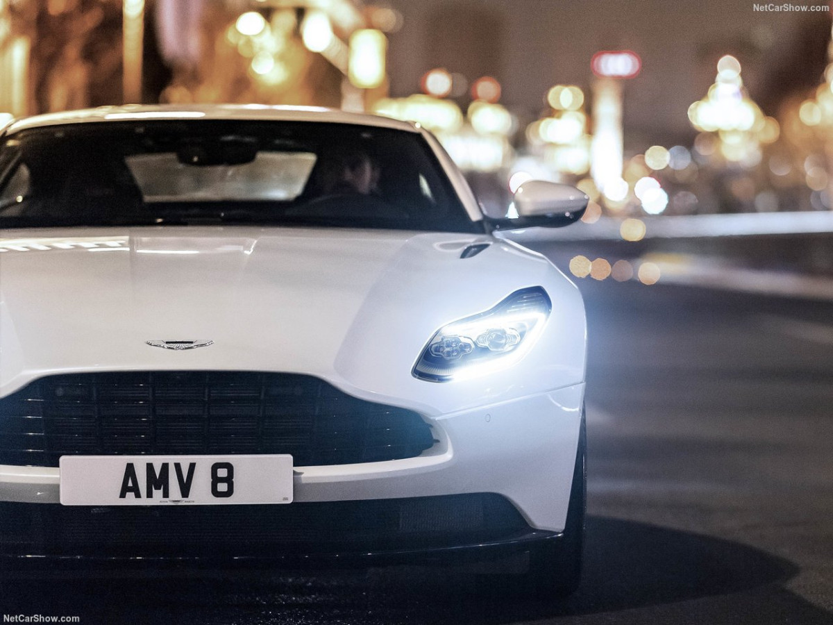 Aston Martin DB11 фото 185184