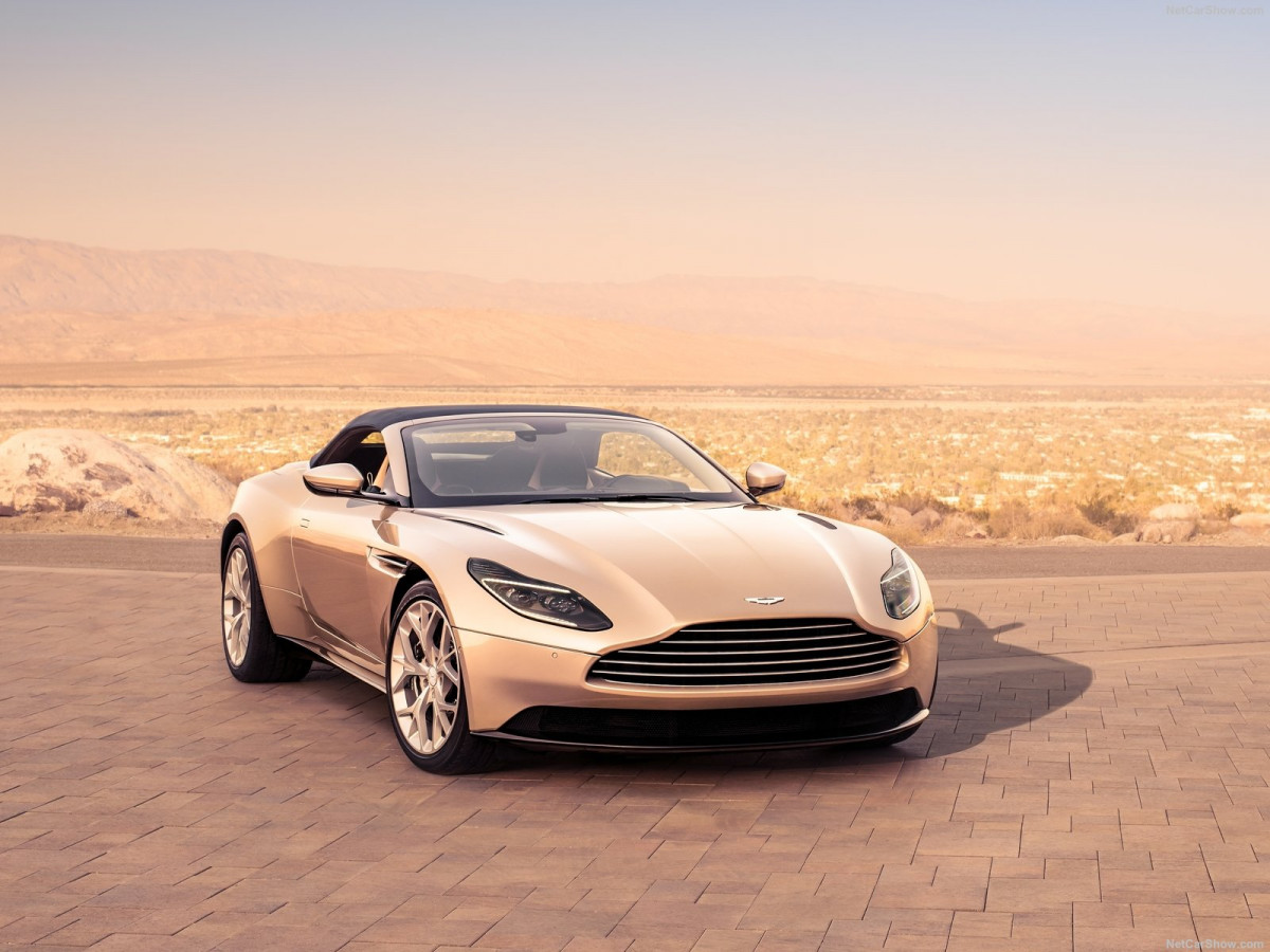 Aston Martin DB11 фото 188700