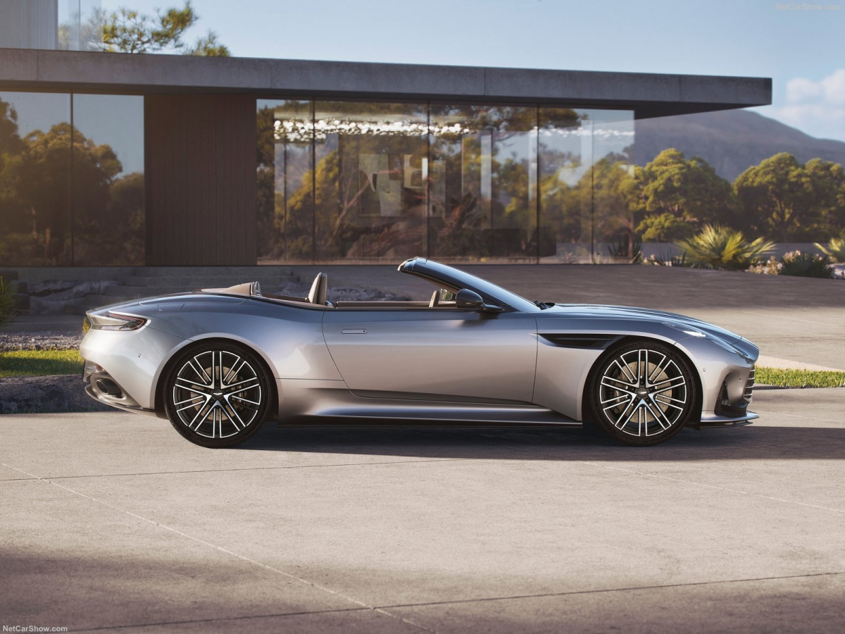 Aston Martin DB12 Volante фото 211215