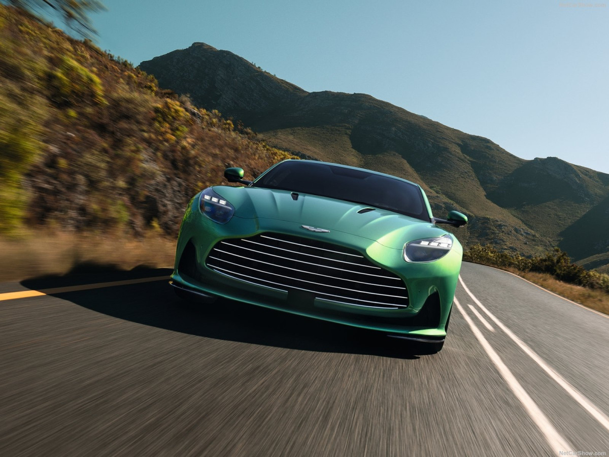 Aston Martin DB12 фото 210858