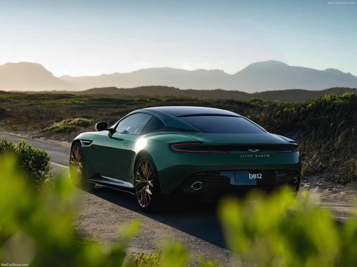 Aston Martin DB12 фото 210859