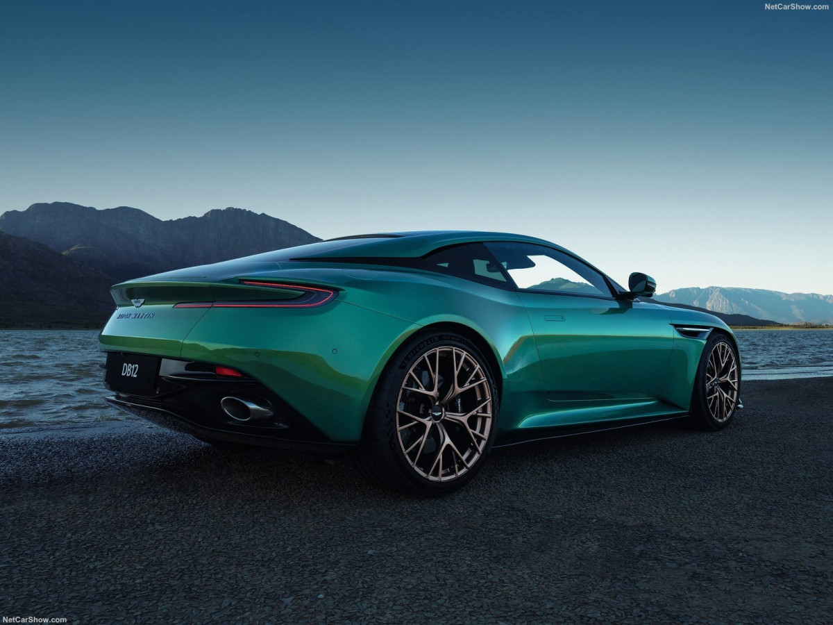 Aston Martin DB12 фото 210861