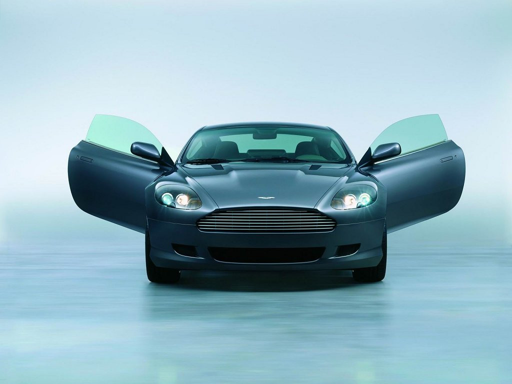 aston martin db9 2004