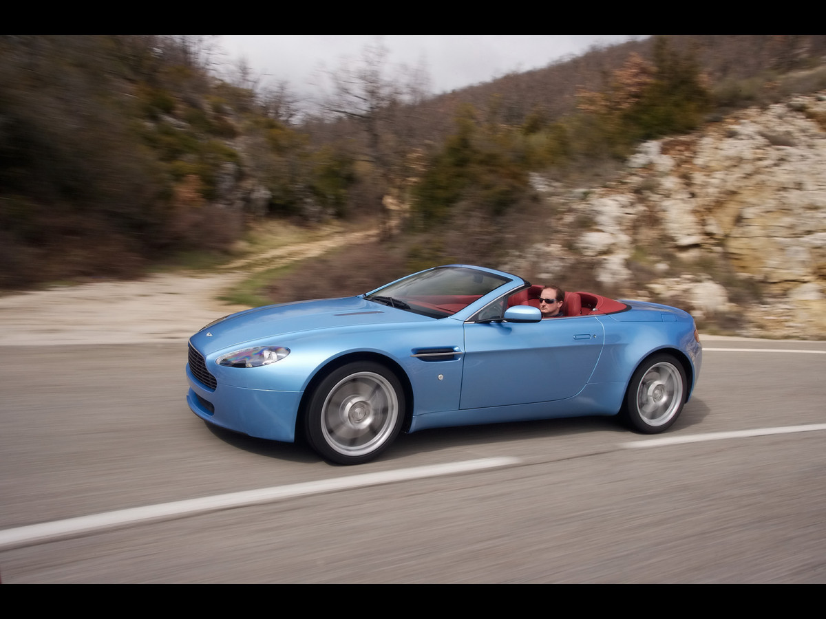 Aston Martin V8 Vantage Roadster фото 45335