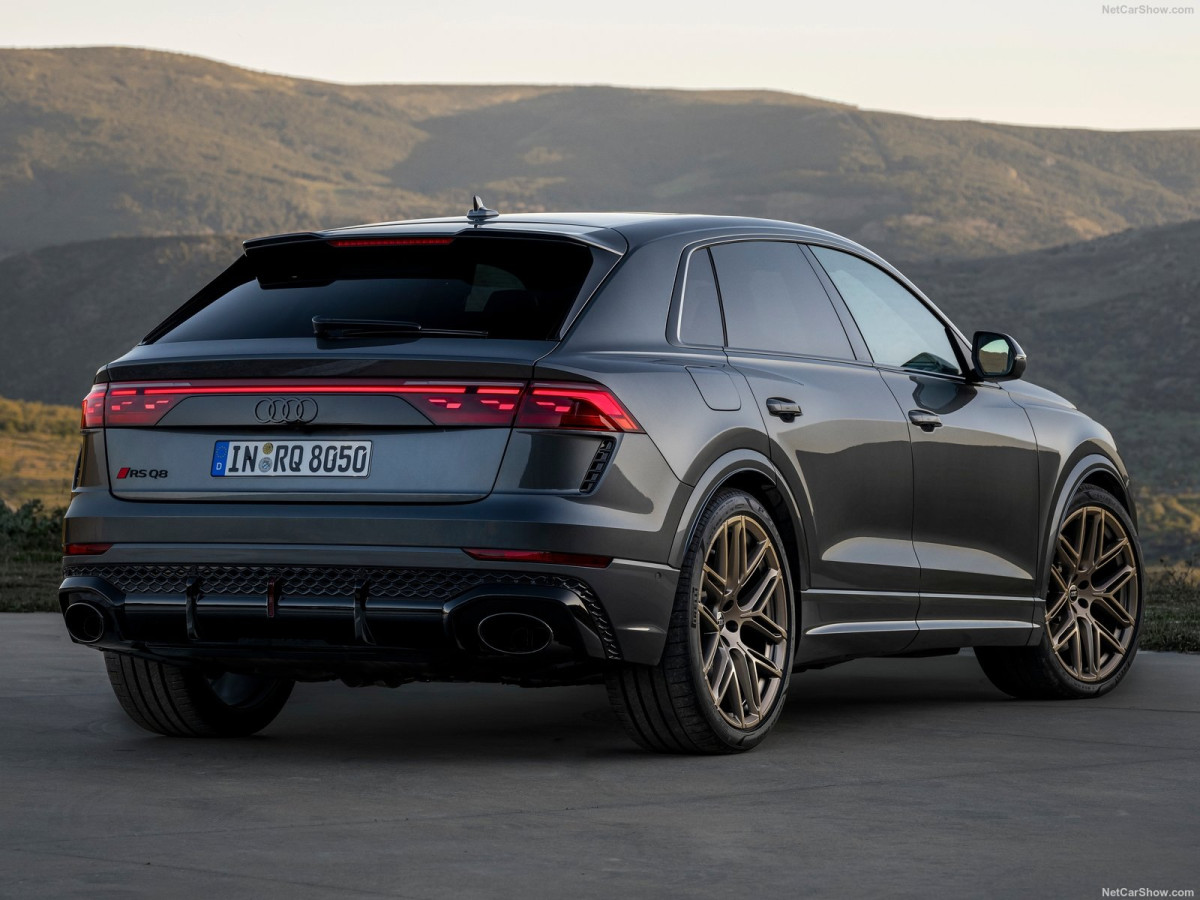 Audi RS Q8 фото 212464