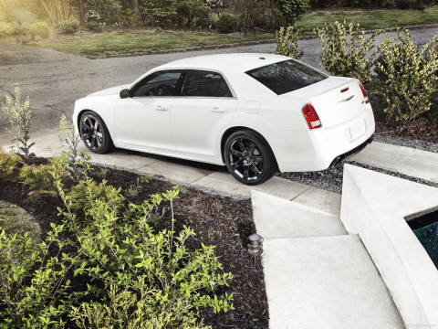 Chrysler 300 SRT8 фото