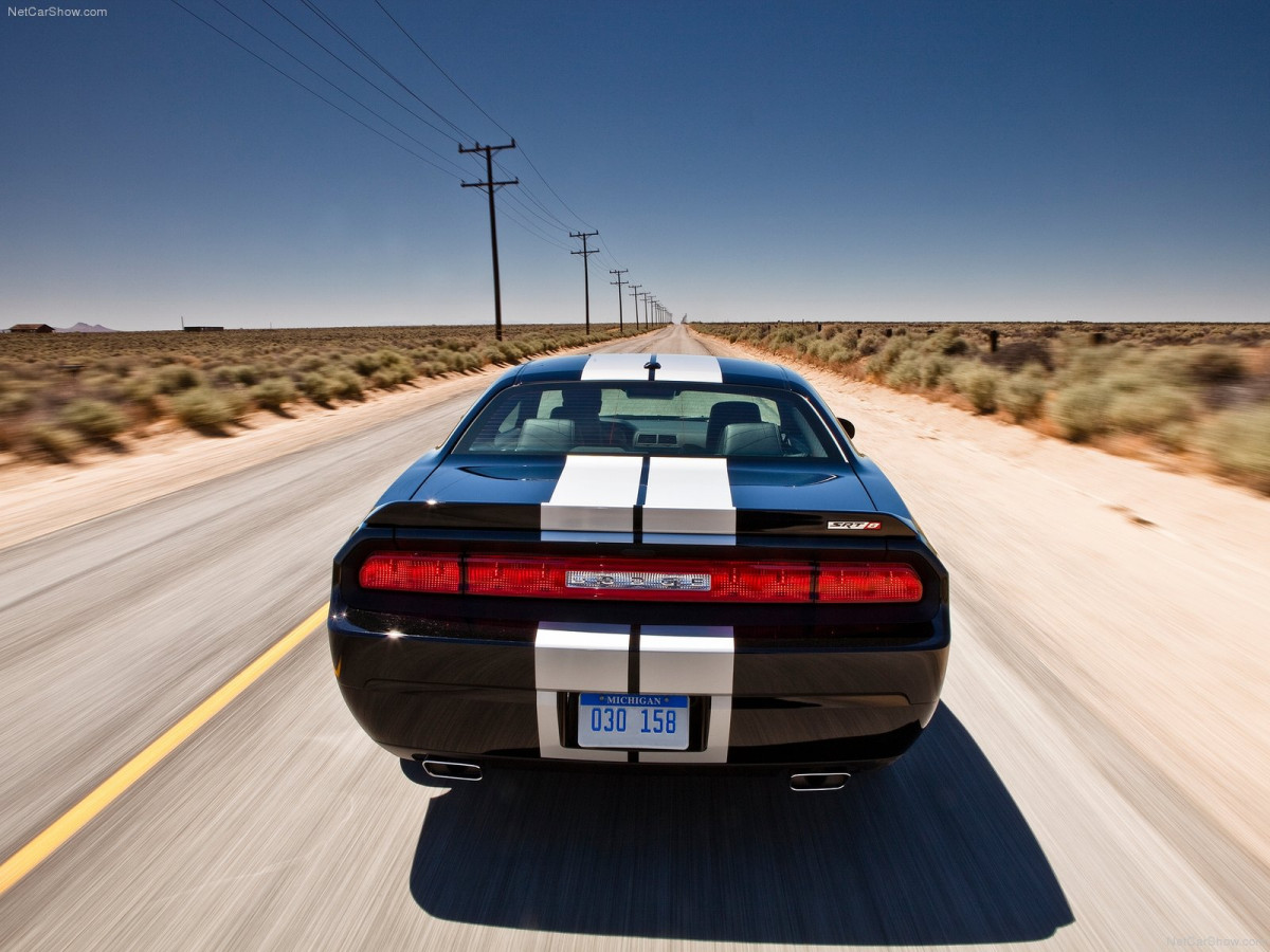 Dodge Challenger SRT8 392 фото 86992