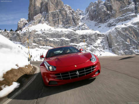 Ferrari FF фото