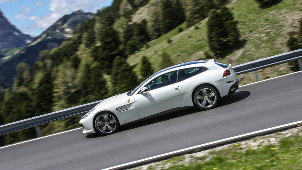 Ferrari GTC4Lusso фото 172677