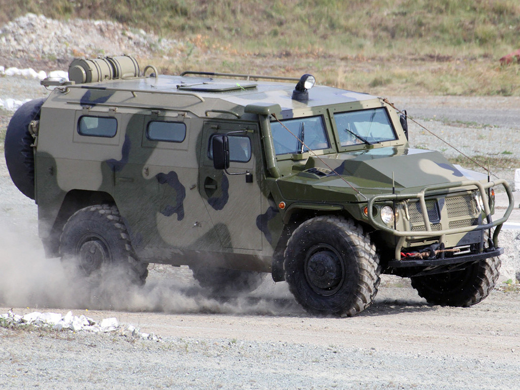 Газ 233001 тигр автомобиль повышенной проходимости в небронированном пятидверном корпусе