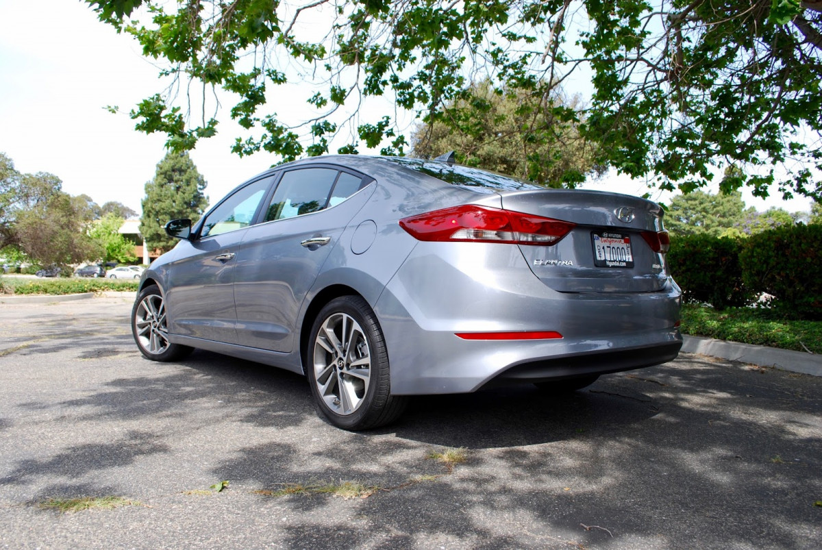 Hyundai Elantra фото 174683