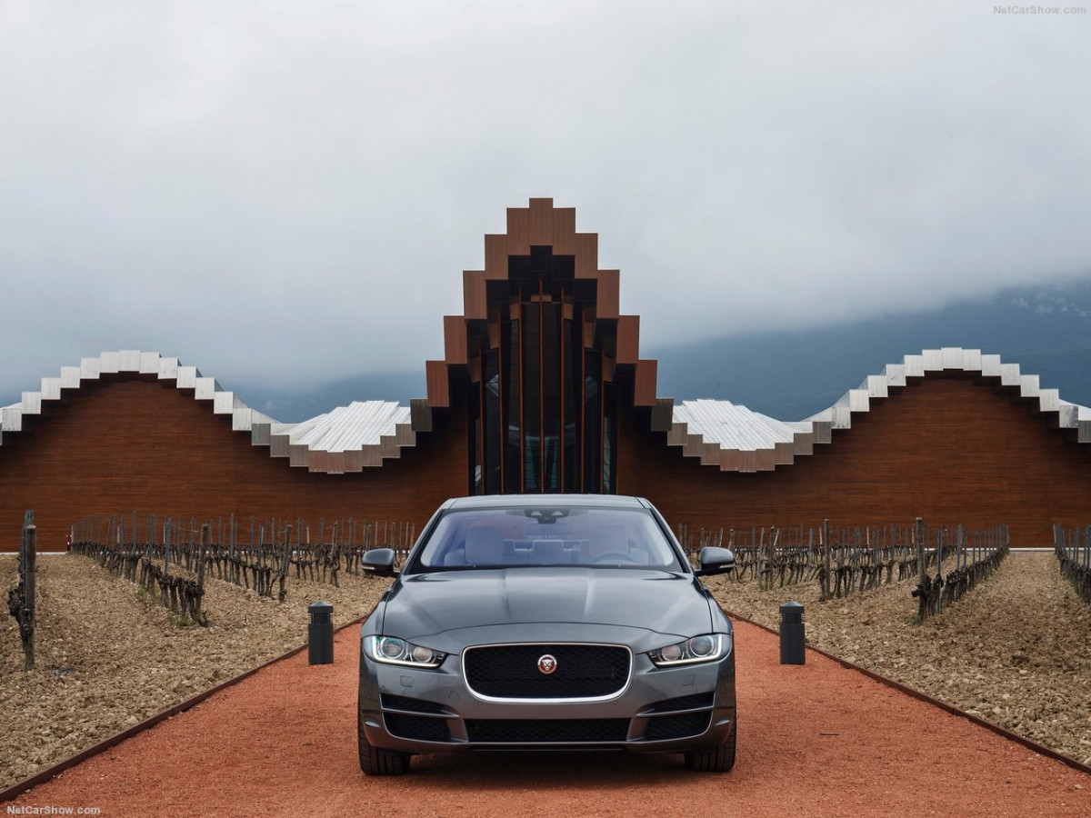 Jaguar XE фото 151377