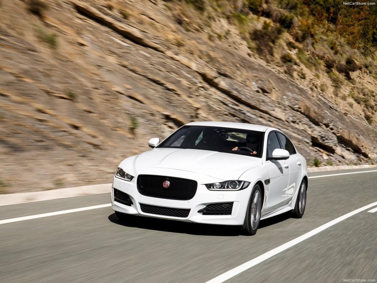 Jaguar XE фото 151400