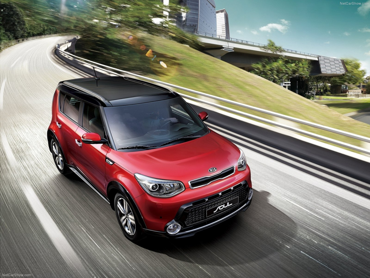 Kia Soul красная крыша