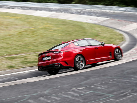 Kia Stinger фото