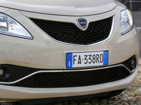 Lancia Ypsilon фото