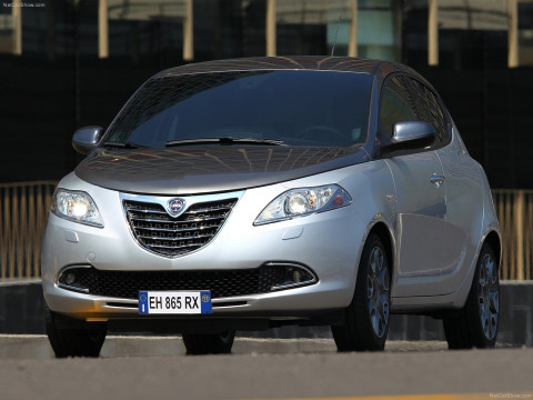 Lancia Ypsilon фото