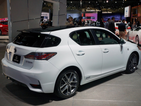 Lexus CT 200h фото