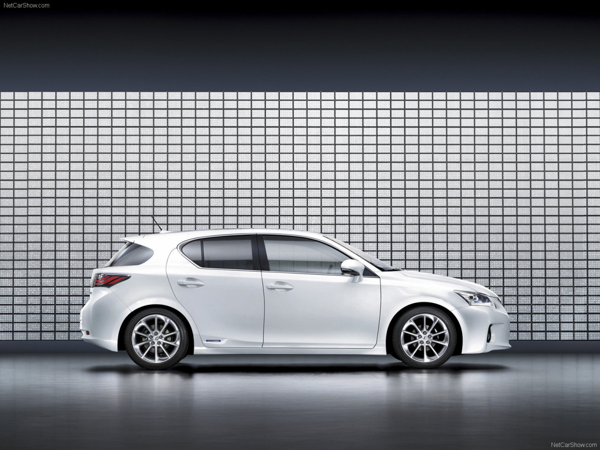 Lexus CT 200h фото 78418