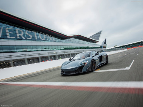 McLaren 675LT фото