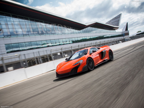 McLaren 675LT фото