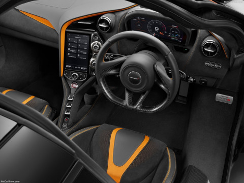 McLaren 720S фото