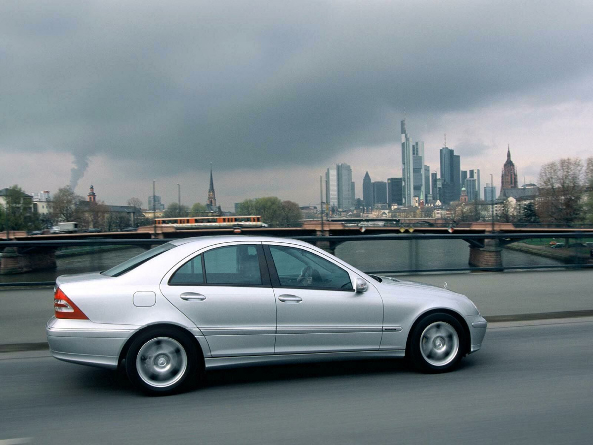 Mercedes-Benz C-Class фото 11004