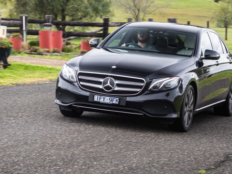 Mercedes-Benz E-Class фото