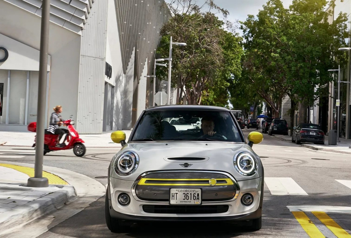 Mini Cooper SE фото 207622