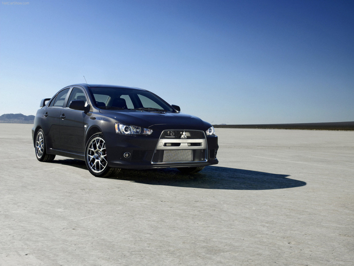 Mitsubishi Lancer Evolution X фото 48684