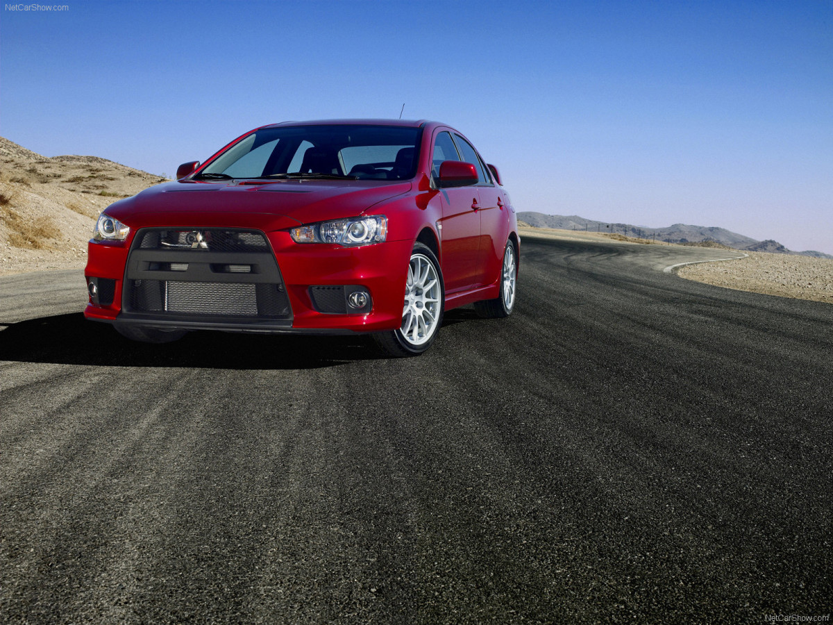 Mitsubishi Lancer Evolution X фото 48685