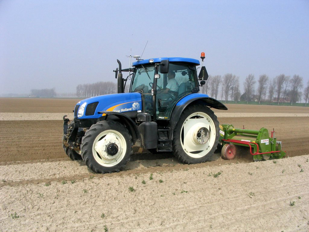 New Holland TS135A фото 49718