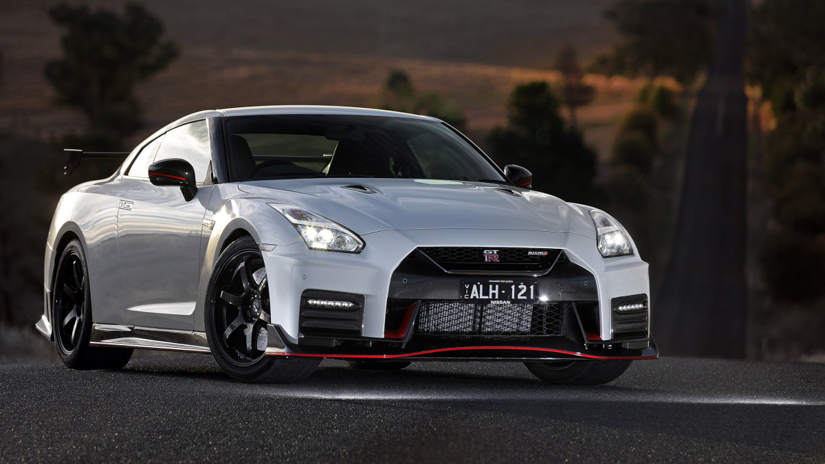 Nissan GT-R Nismo фото 180857