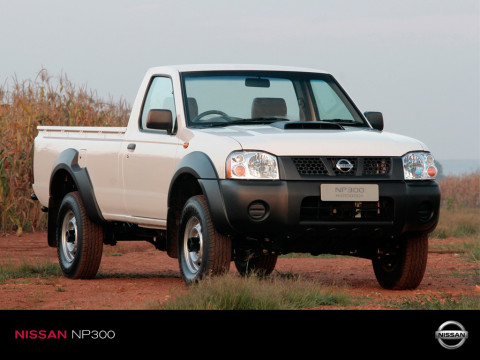 Nissan NP300 фото