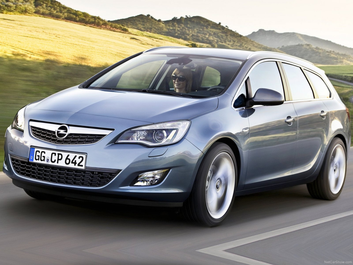 Opel Astra Sports Tourer фото 77178