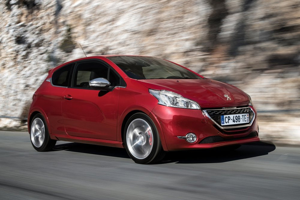 Peugeot 208 GTi фото 120319