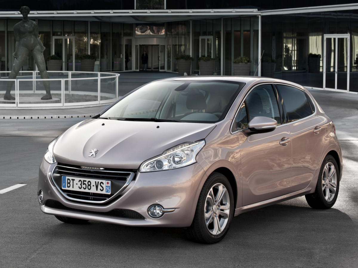 Peugeot 208 фото 93356