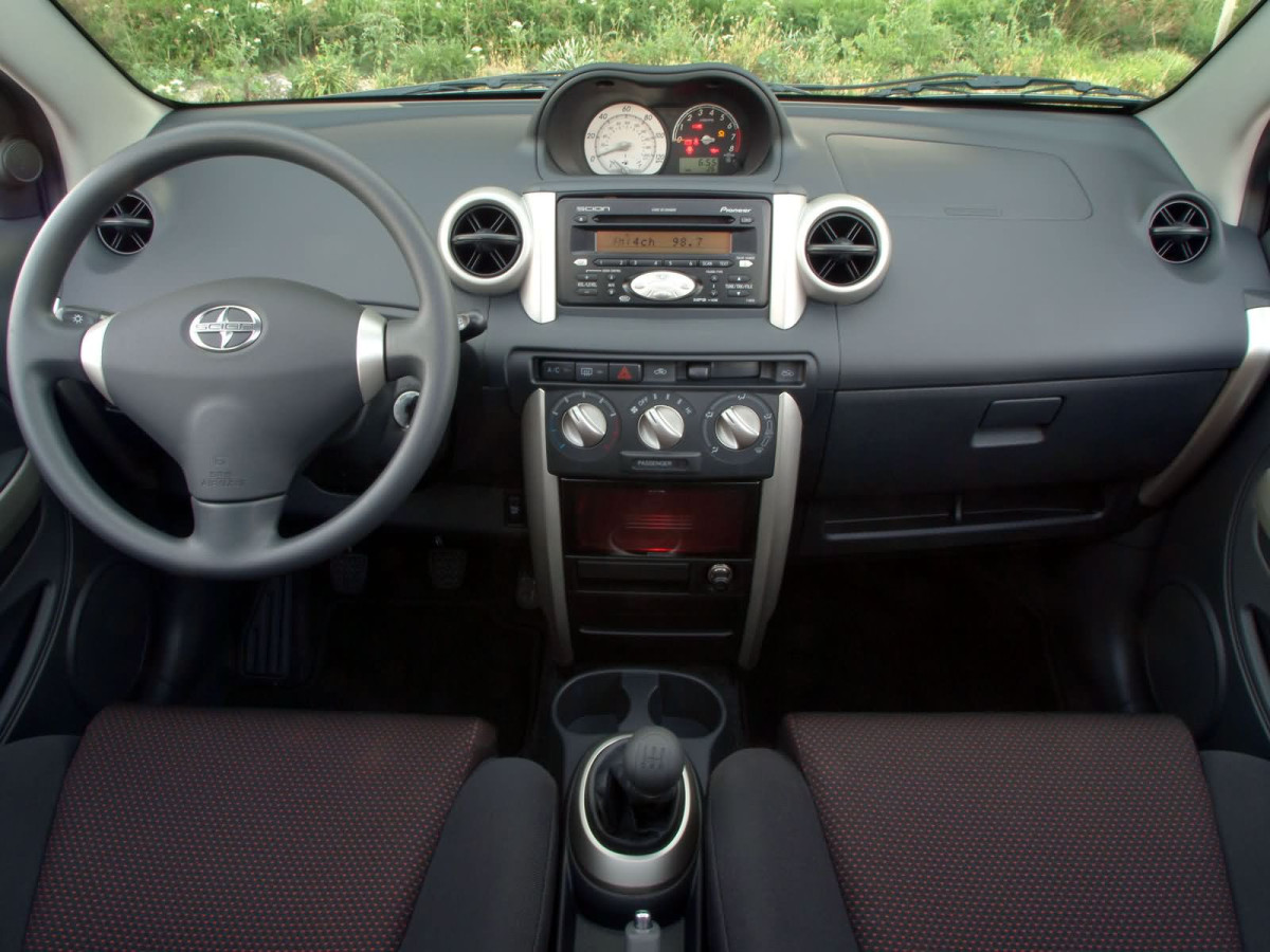 Scion xA фото 12876