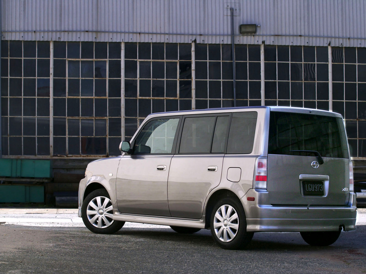 Scion xB фото 8180