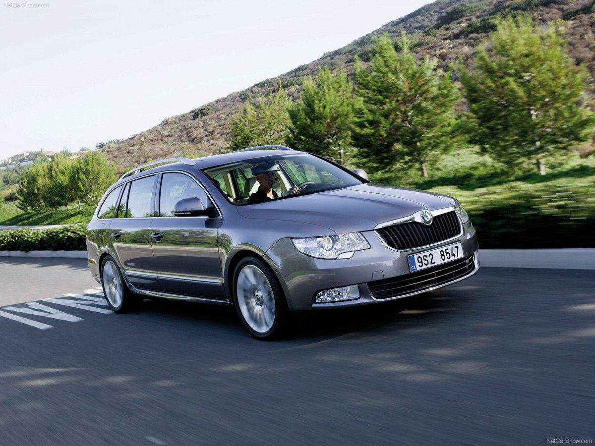 Skoda Superb Combi фото 71023