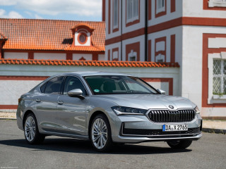 Skoda Superb фото