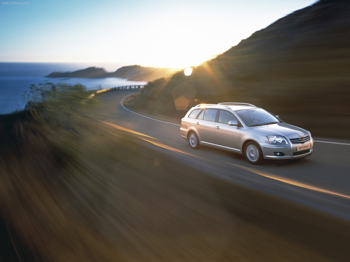 Toyota Avensis Tourer фото 74986