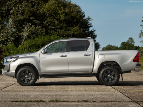 Toyota Hilux фото