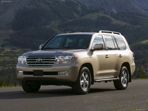 Toyota Land Cruiser 200 фото